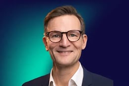 Mikko Pokkinen-600x400-green-blue-aurora-bg